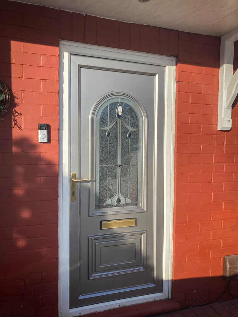 Door exterior colour grey aluminium RAL 9007