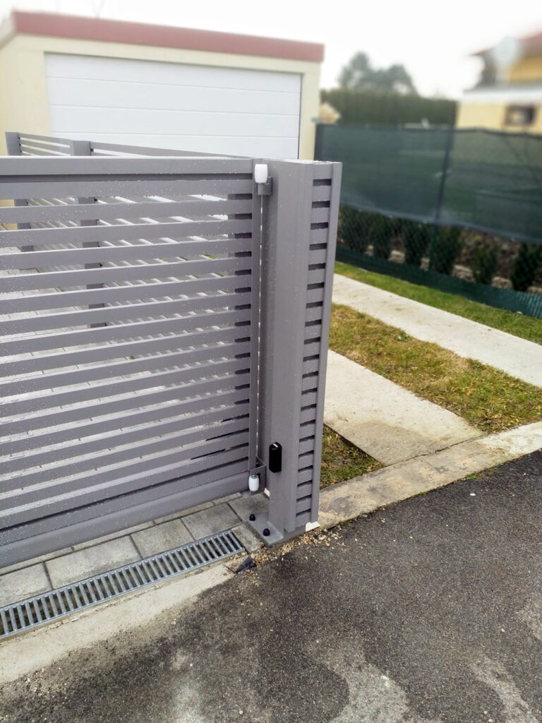 RAL 9007 grey aluminium automatic gate